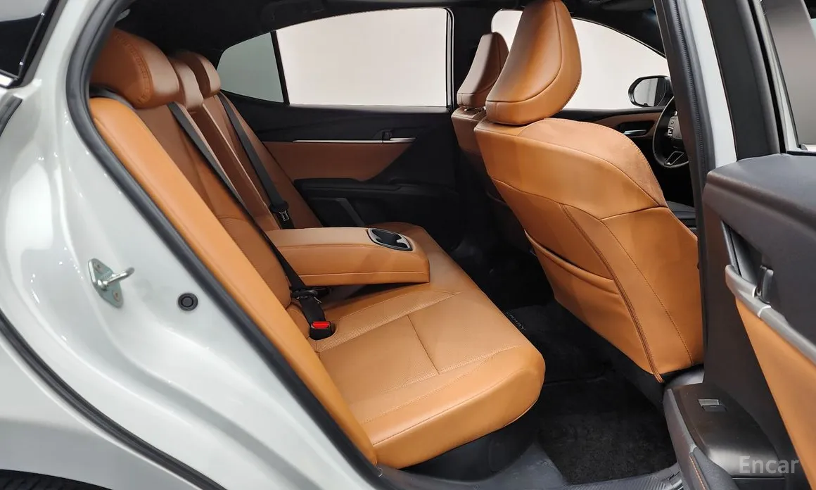 Фото 12 - Toyota Camry