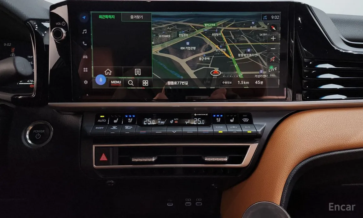 Фото 16 - Toyota Camry