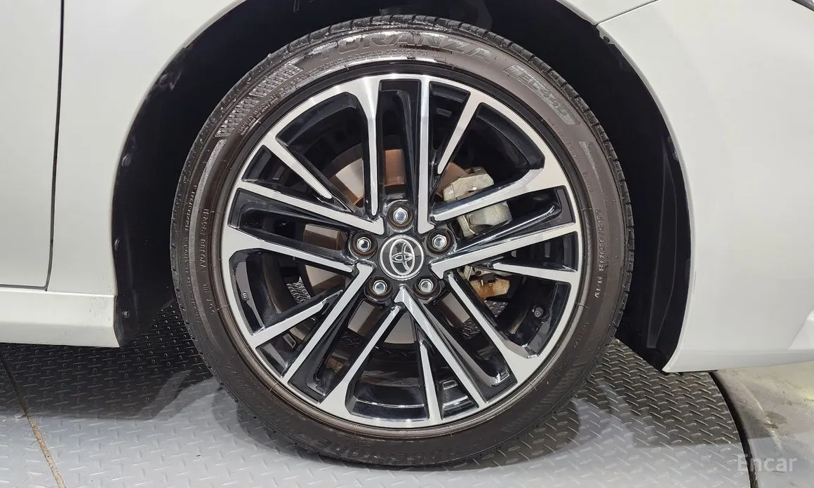 Фото 5 - Toyota Camry