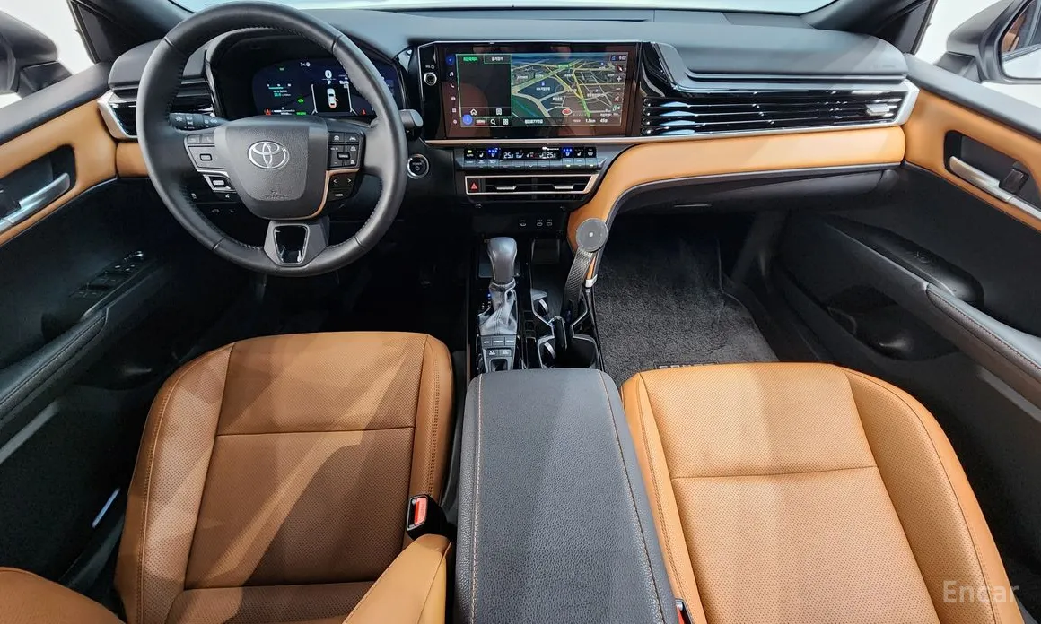 Фото 7 - Toyota Camry