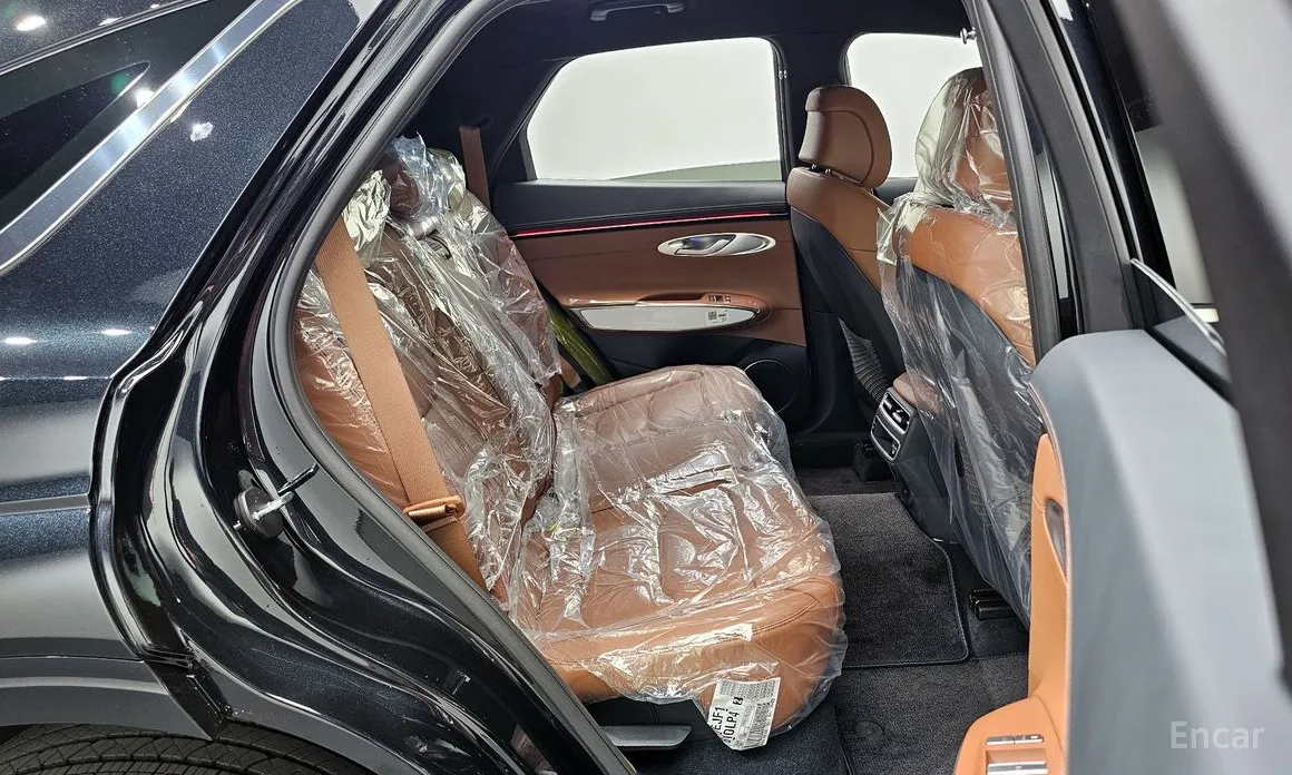 Фото 11 - Genesis GV70