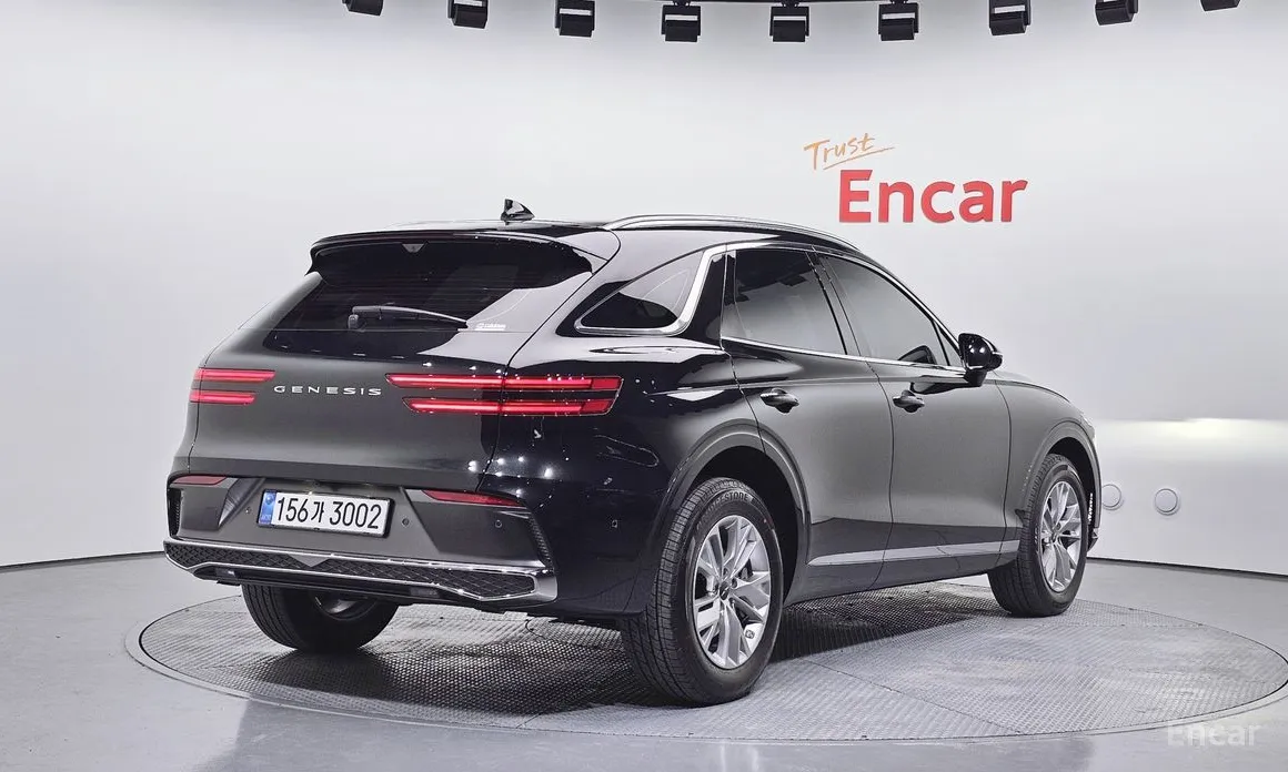 Фото 2 - Genesis GV70