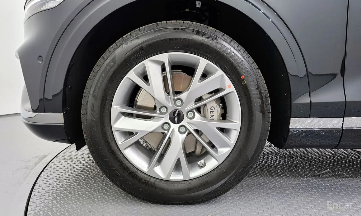 Фото 5 - Genesis GV70