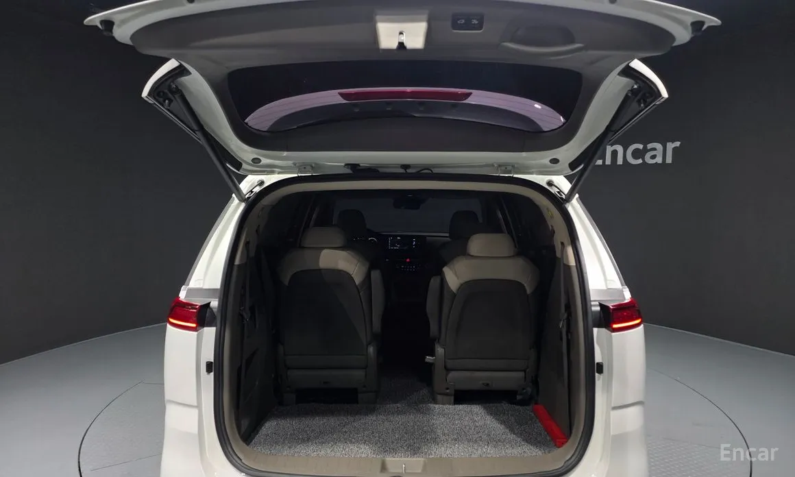 Фото 20 - Kia Carnival