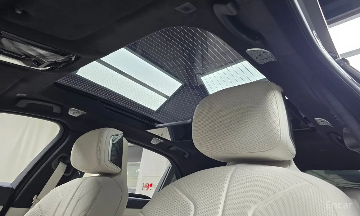 Фото 19 - BMW i7