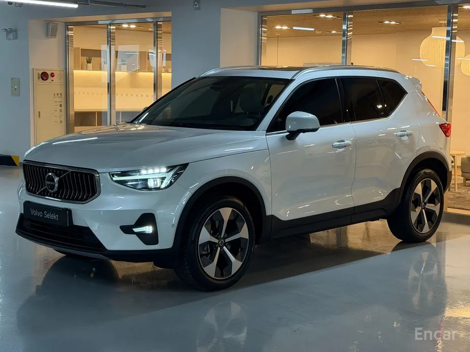Фото 1 - Volvo XC40