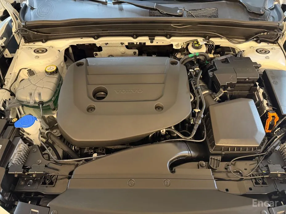 Фото 6 - Volvo XC40