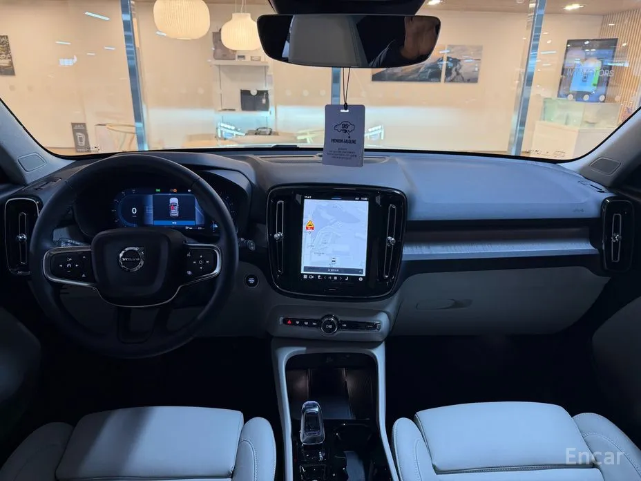 Фото 7 - Volvo XC40