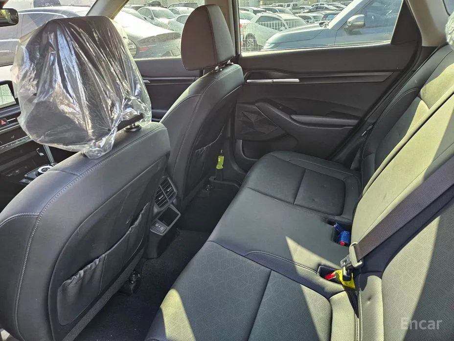 Фото 10 - Kia Seltos