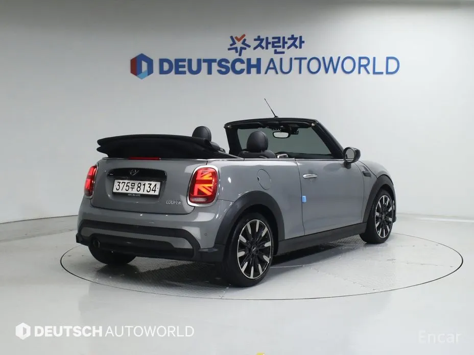 Фото 2 - Mini Cooper Convertible