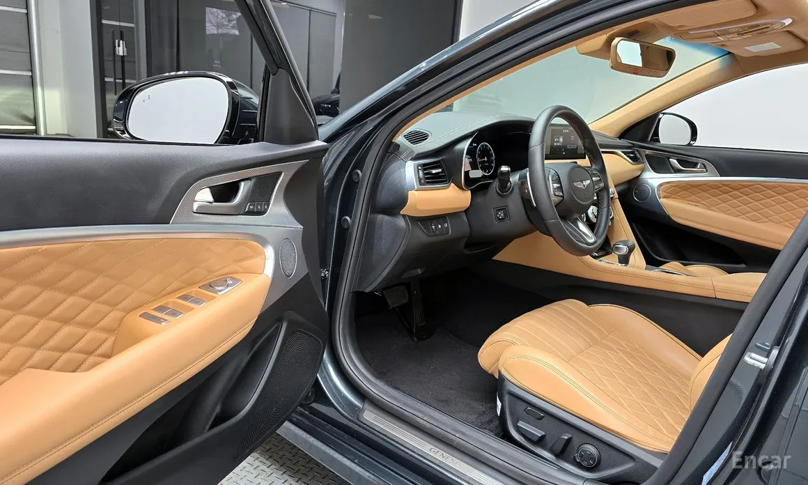 Фото 11 - Genesis G70