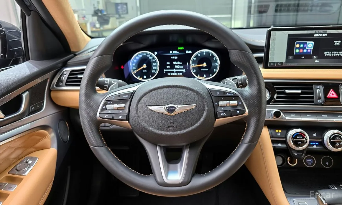 Фото 13 - Genesis G70