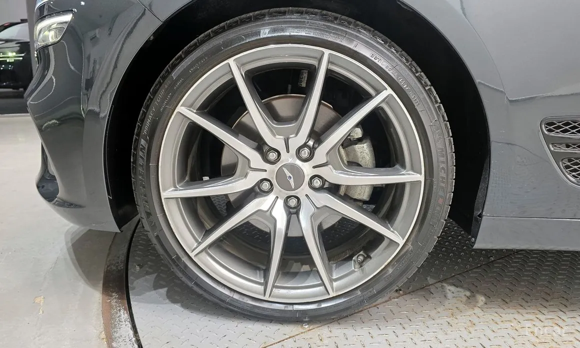 Фото 5 - Genesis G70