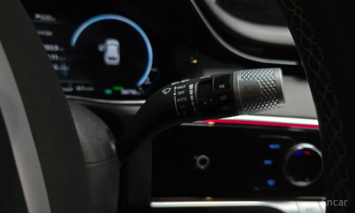 Фото 17 - Genesis GV70