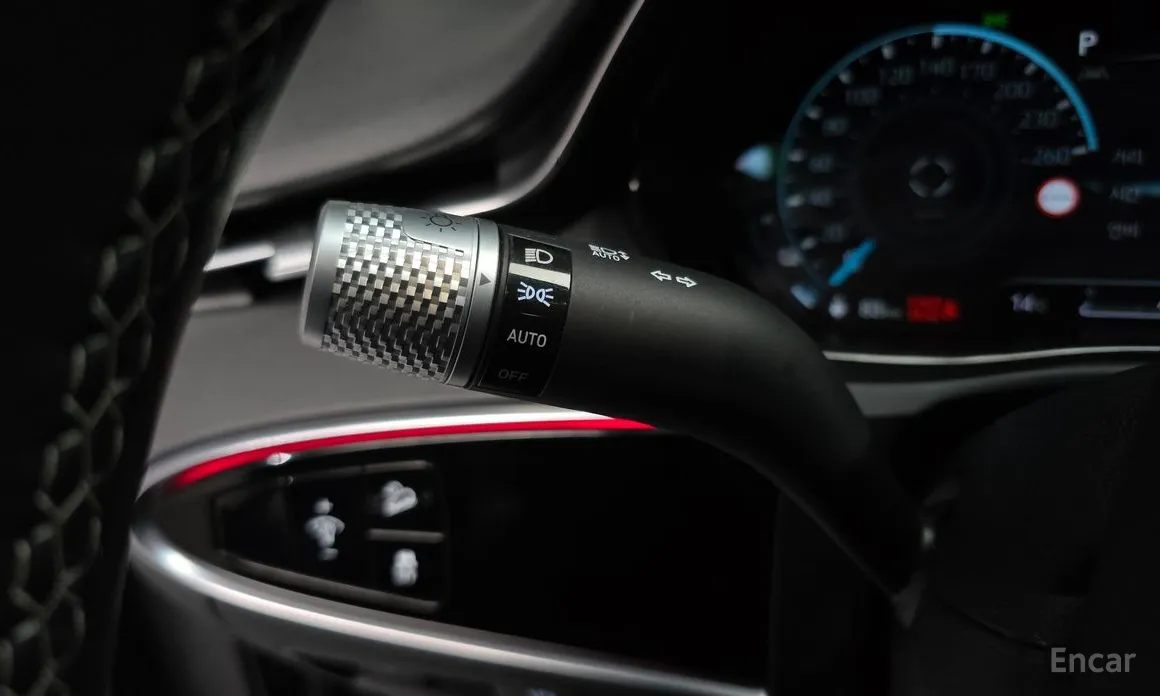 Фото 18 - Genesis GV70