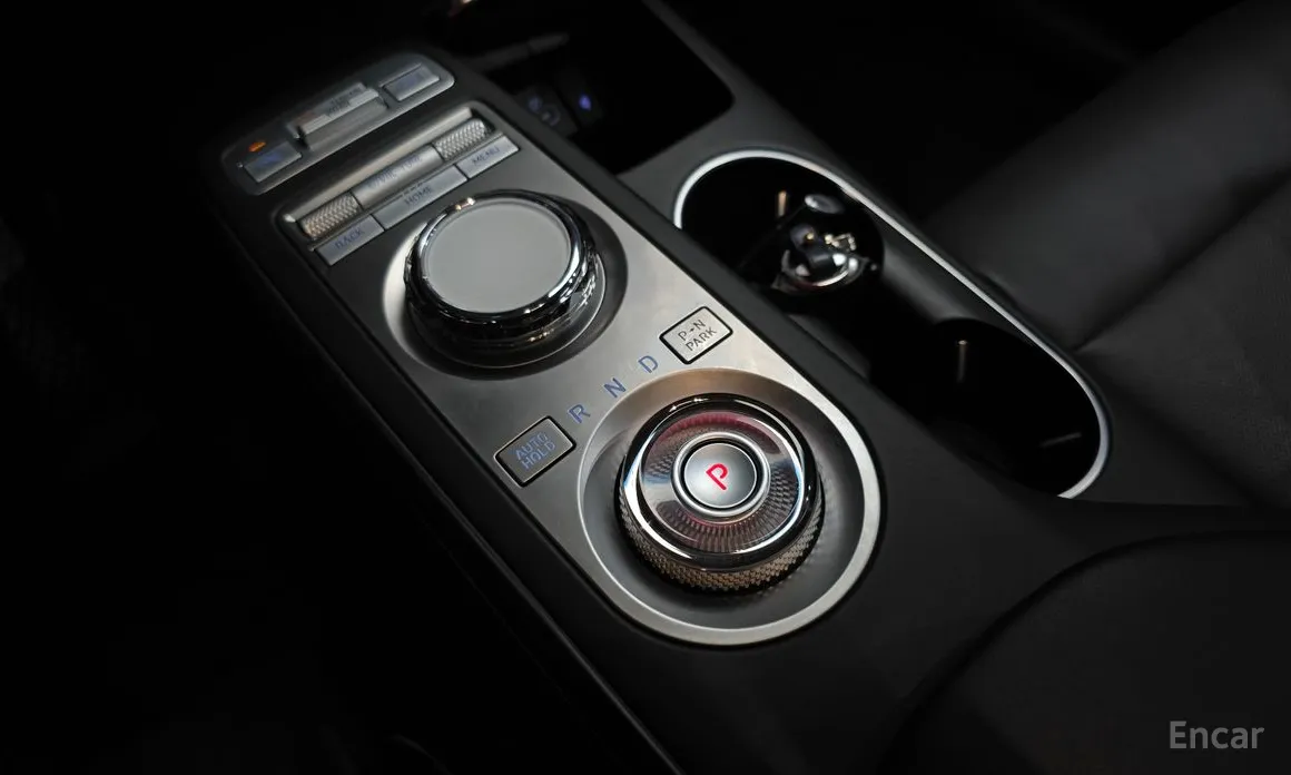 Фото 9 - Genesis GV70