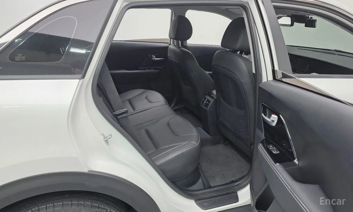 Фото 12 - Kia Niro