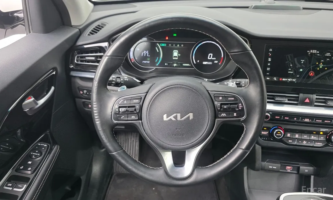 Фото 13 - Kia Niro