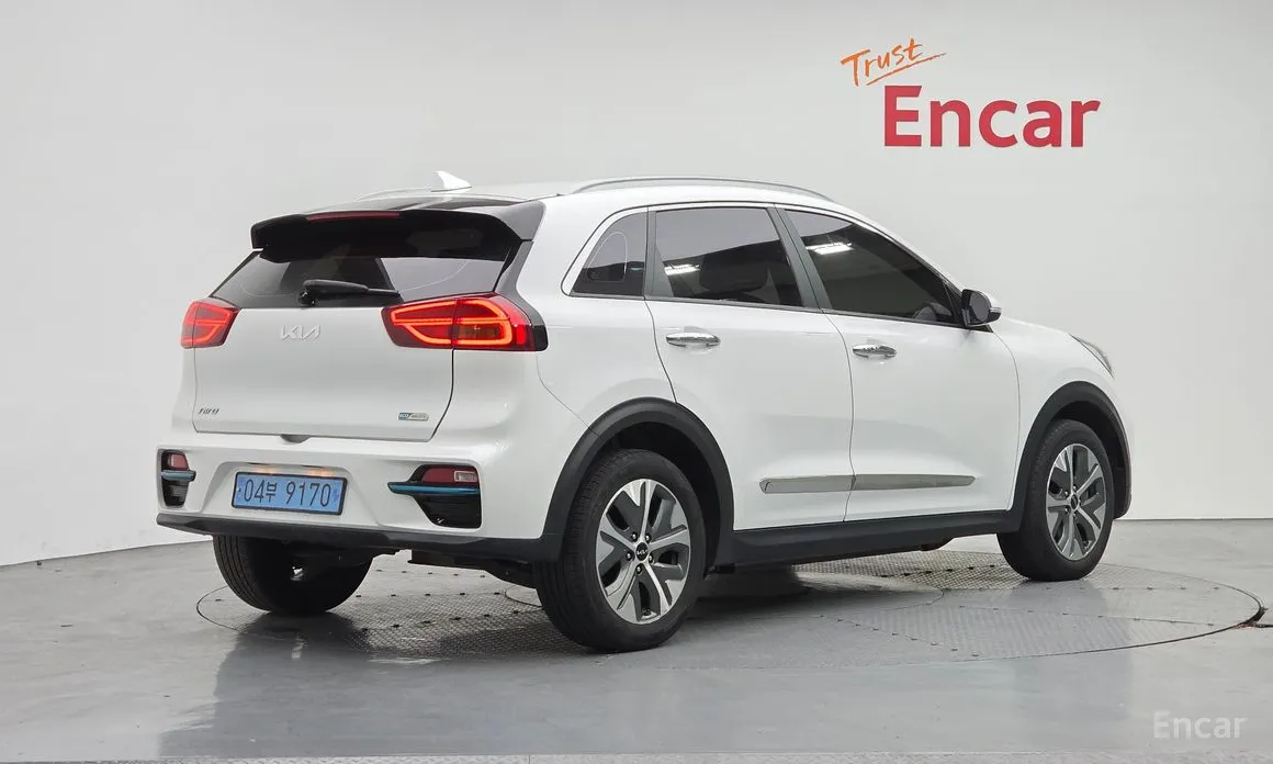 Фото 2 - Kia Niro