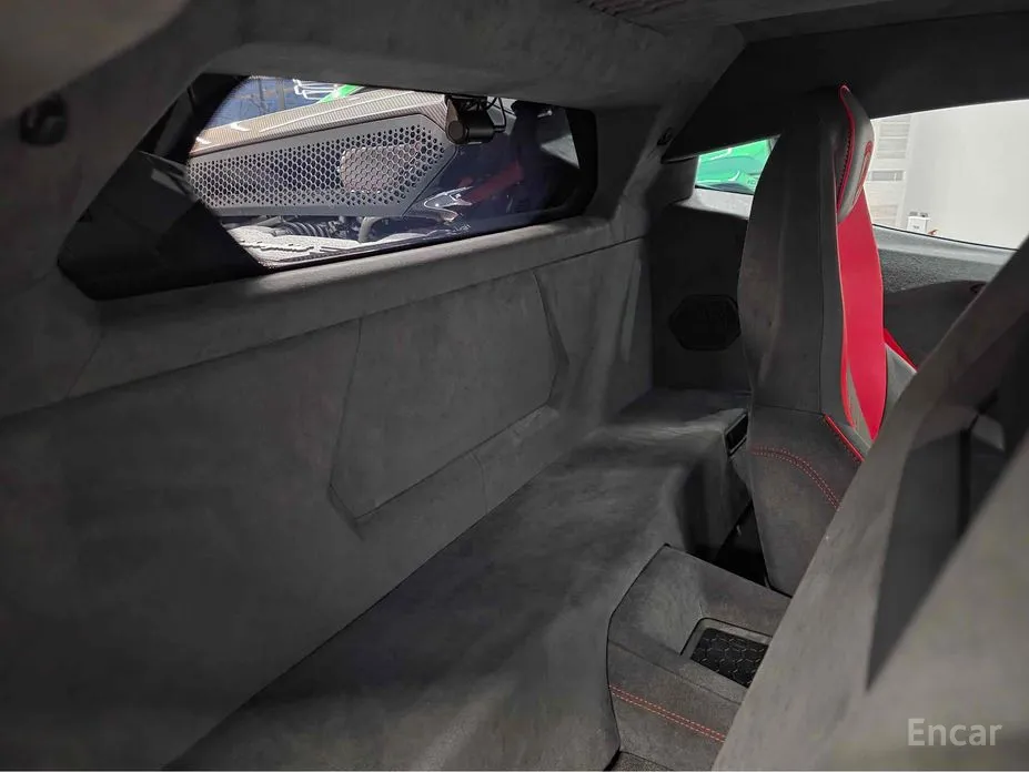 Фото 12 - Lamborghini Revuelto