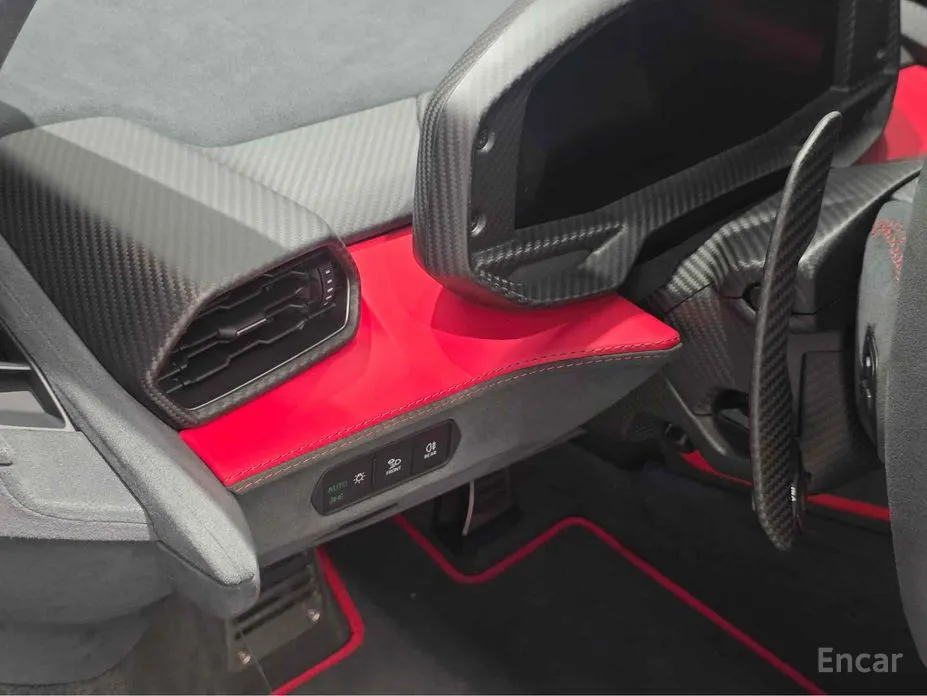 Фото 16 - Lamborghini Revuelto