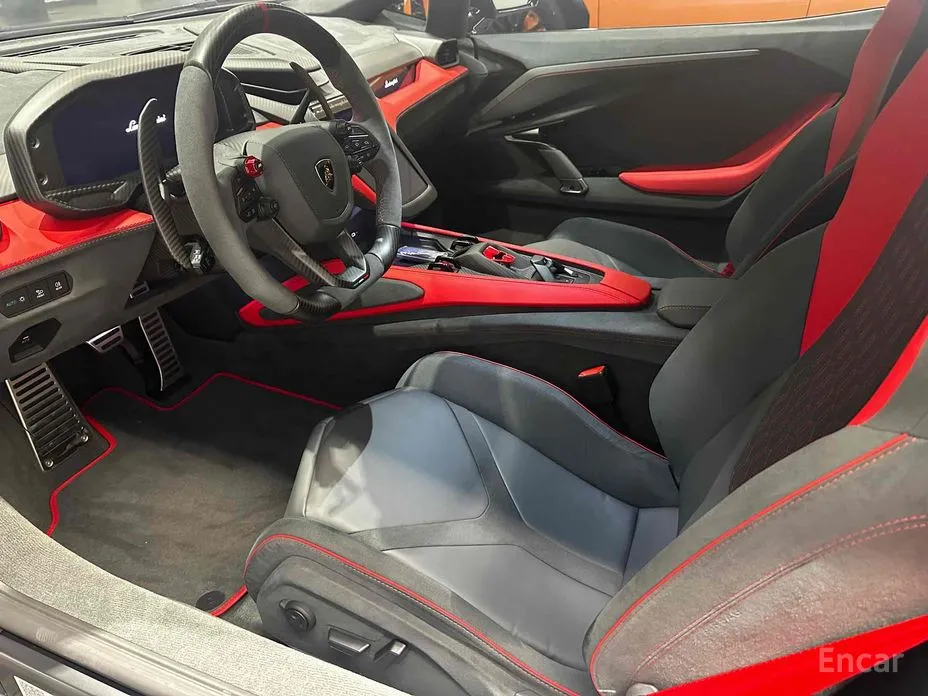 Фото 4 - Lamborghini Revuelto