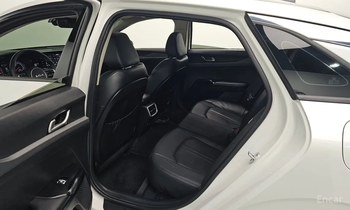 Фото 12 - Kia K5