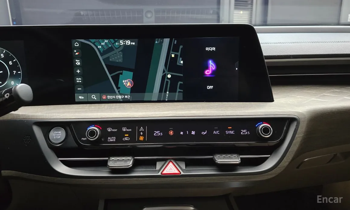 Фото 16 - Kia K8