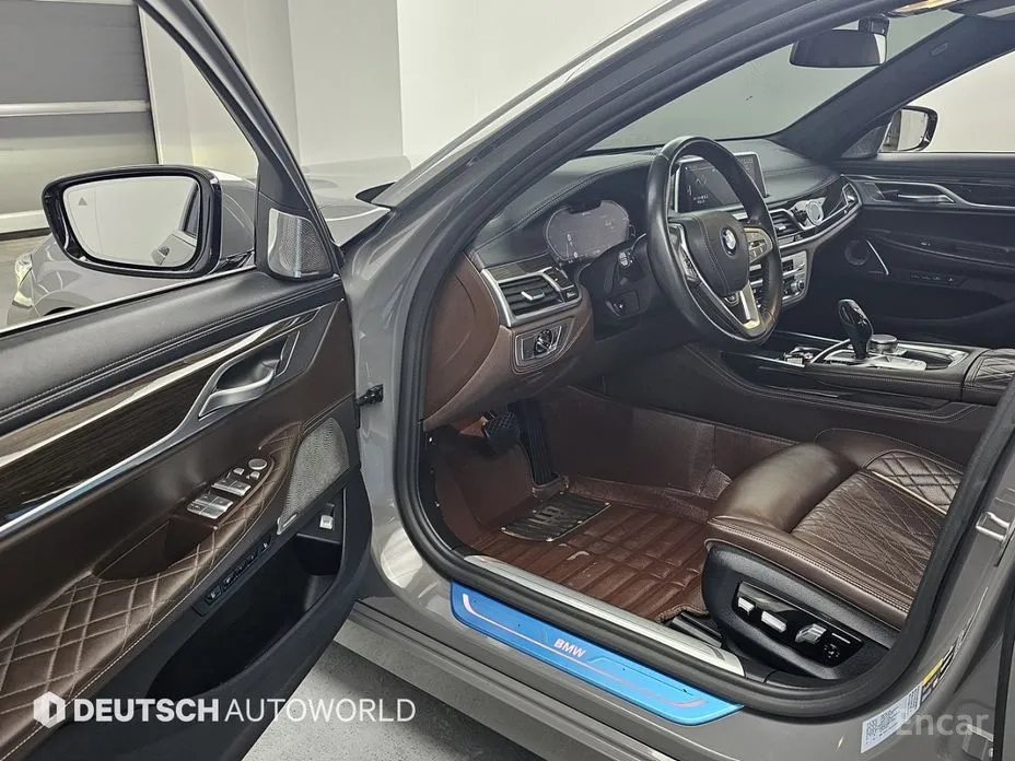 Фото 11 - BMW 7 Series