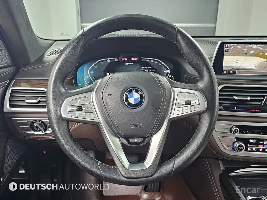 Фото 13 - BMW 7 Series