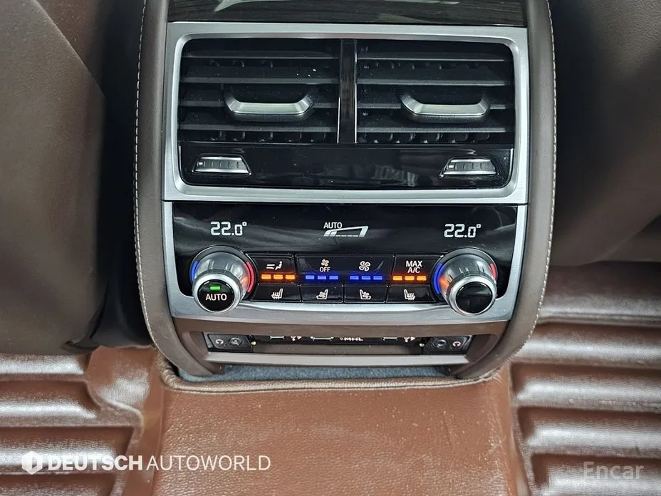 Фото 16 - BMW 7 Series