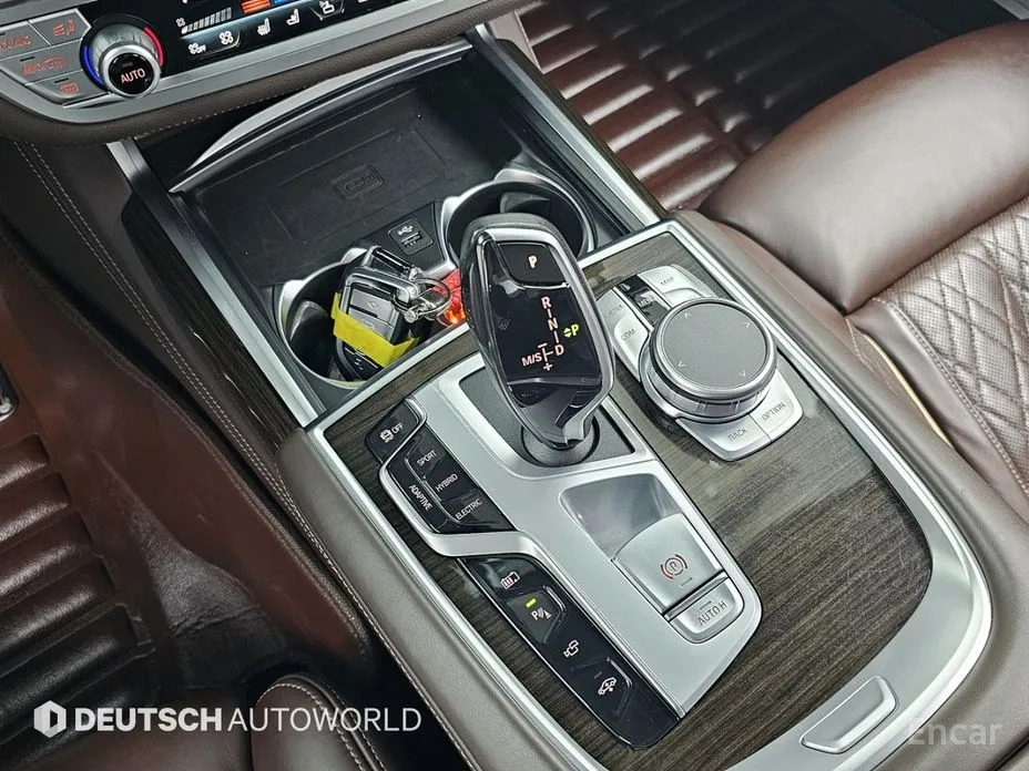 Фото 9 - BMW 7 Series