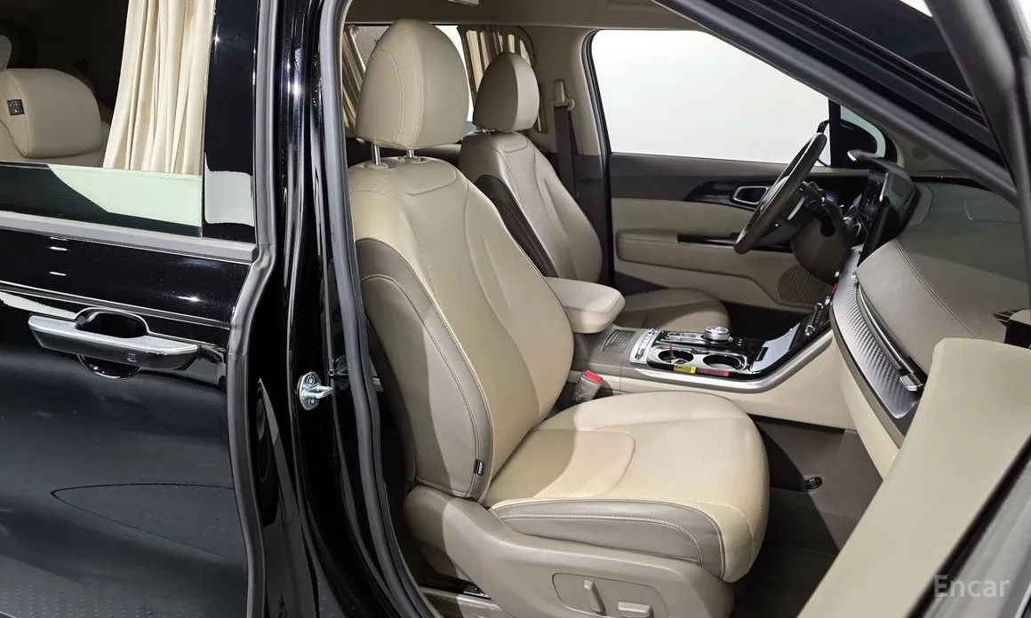 Фото 12 - Kia Carnival