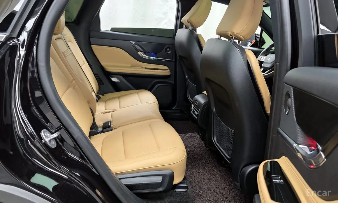 Фото 12 - Lincoln Corsair