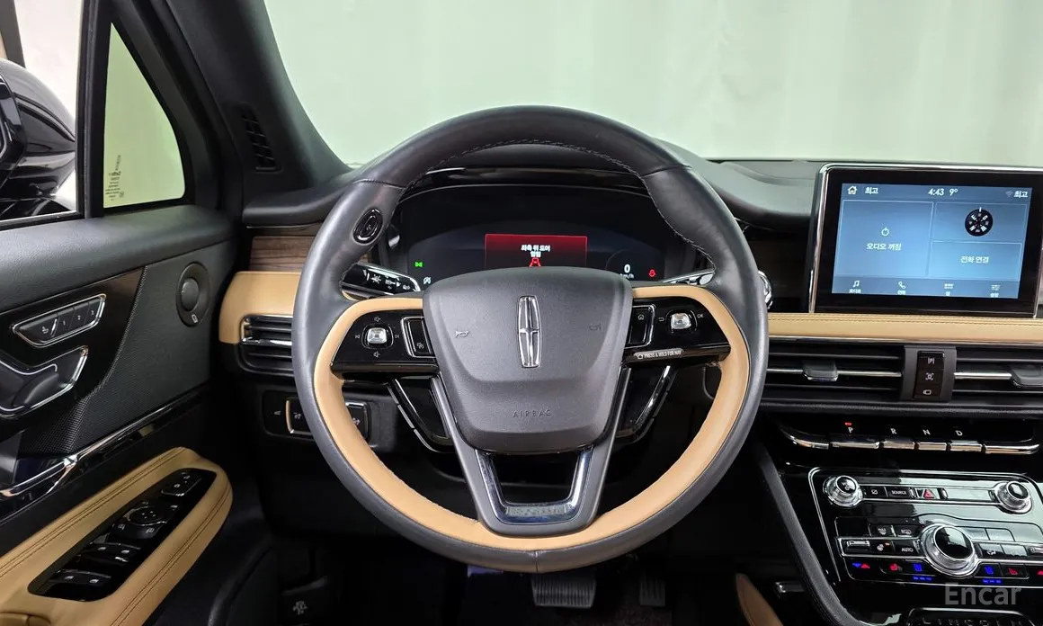 Фото 13 - Lincoln Corsair