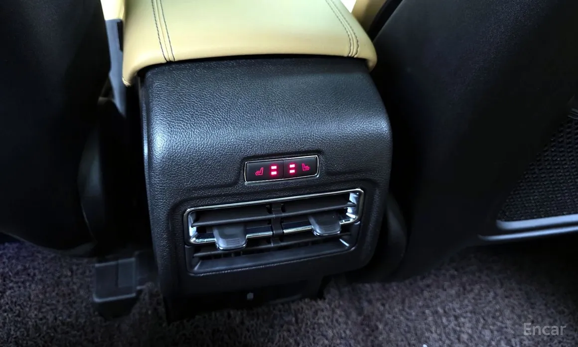 Фото 18 - Lincoln Corsair