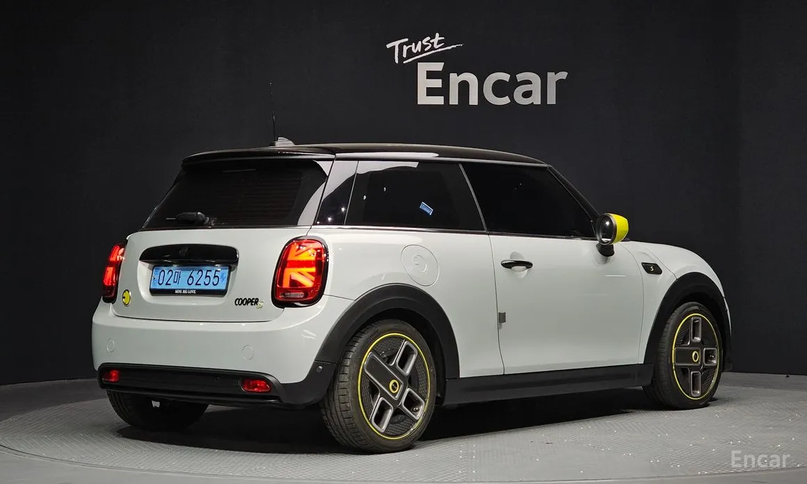 Фото 2 - Mini Cooper