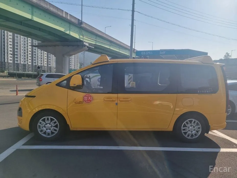 Фото 3 - Hyundai Staria