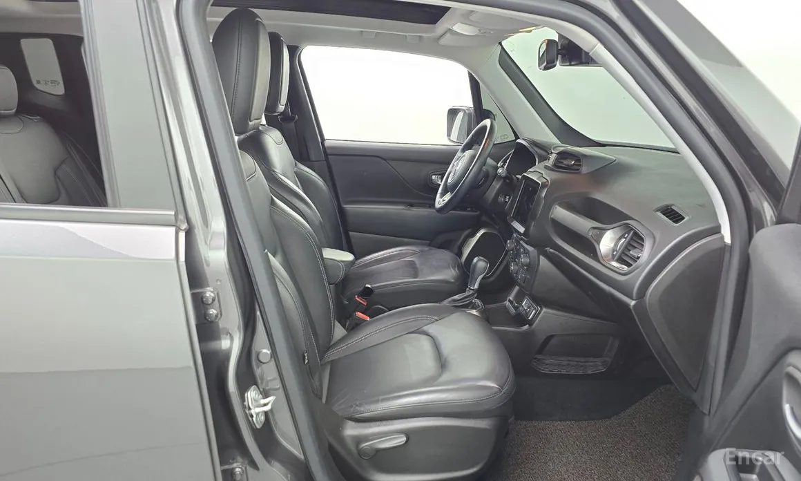 Фото 11 - Jeep Renegade