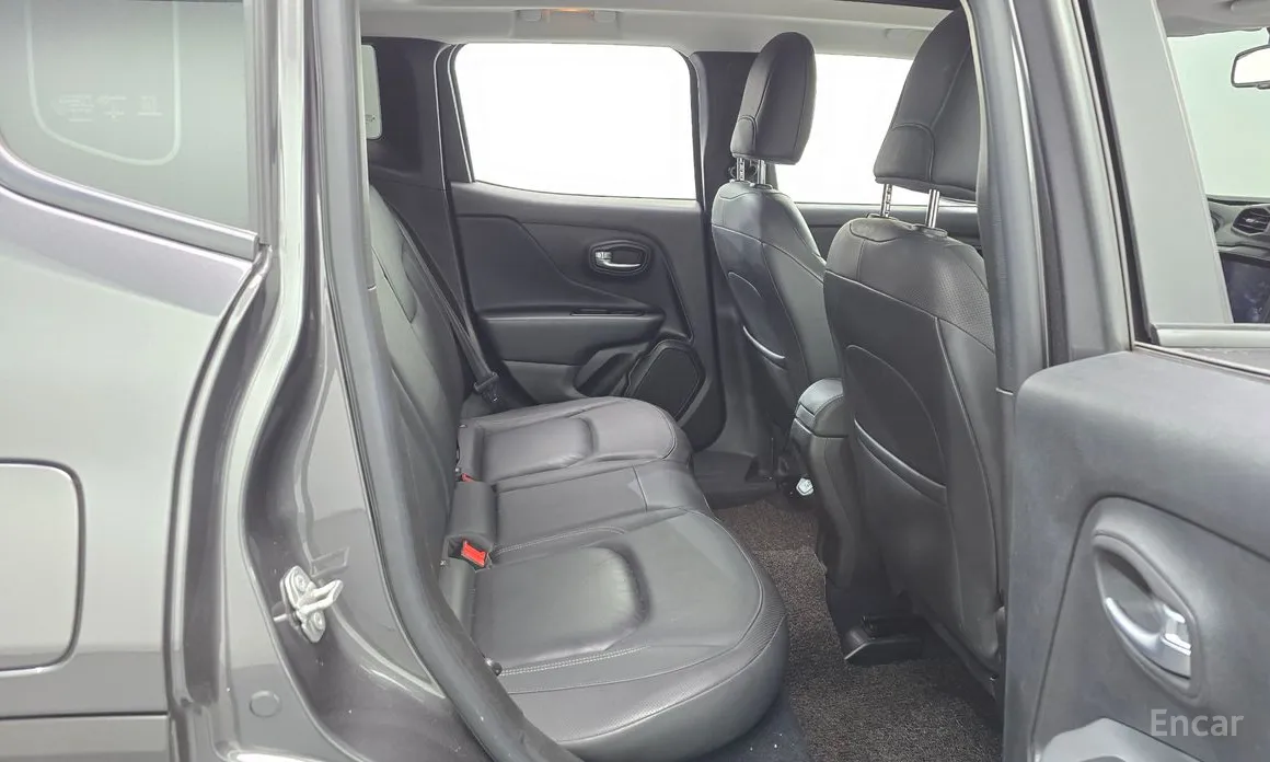 Фото 12 - Jeep Renegade