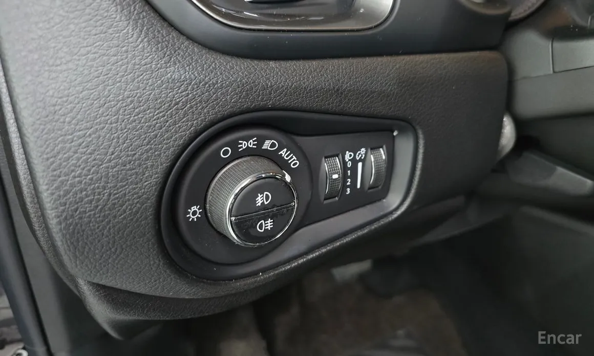 Фото 18 - Jeep Renegade