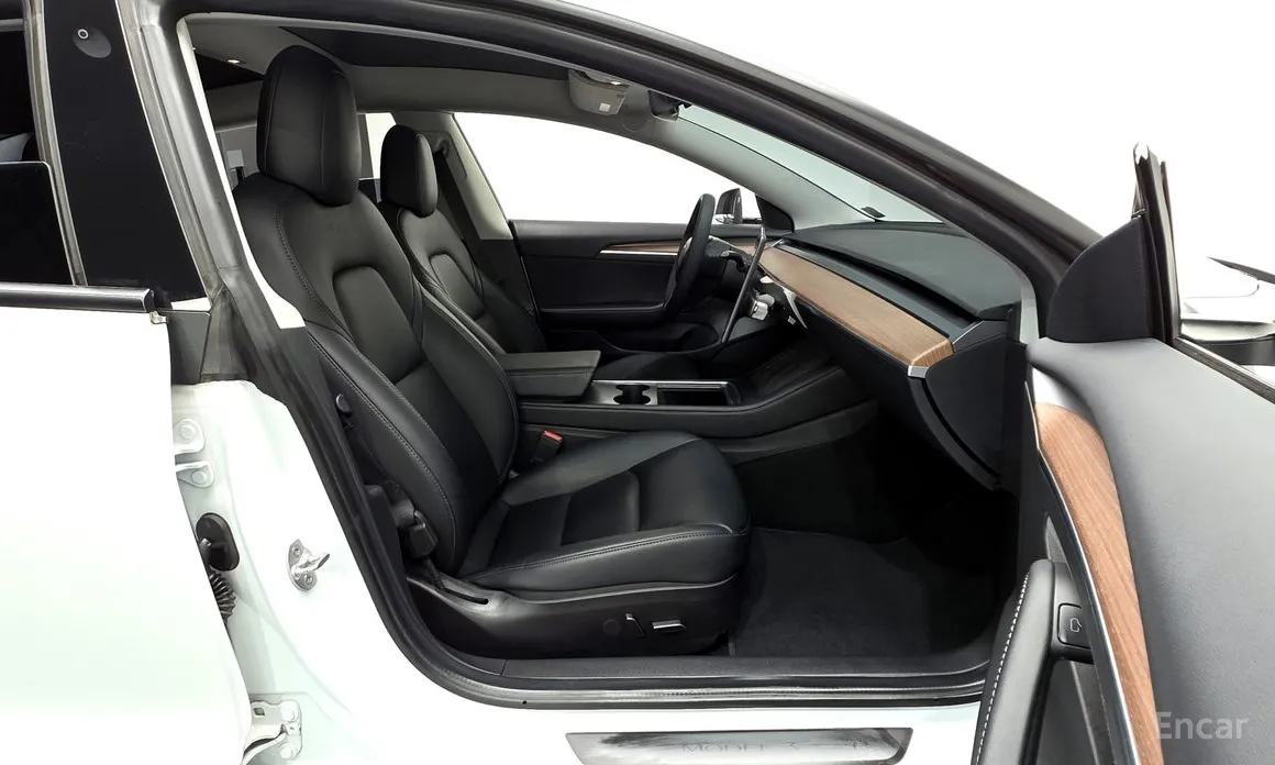 Фото 11 - Tesla Model 3