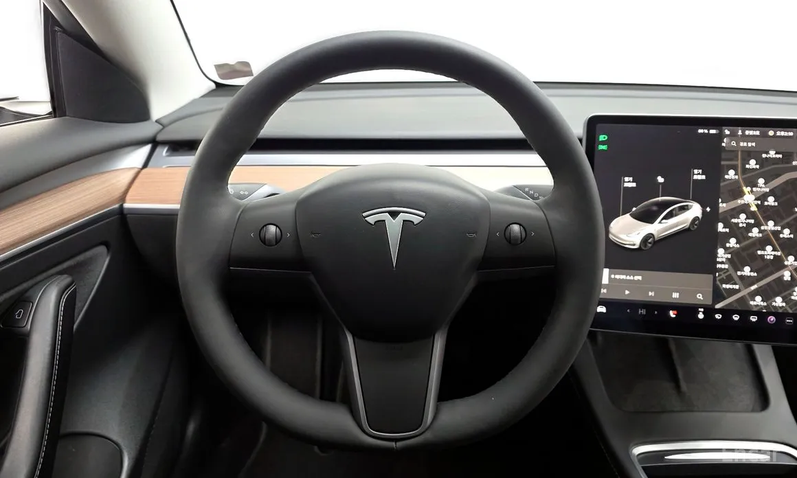 Фото 13 - Tesla Model 3