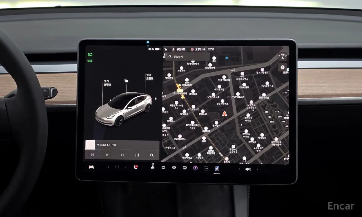 Фото 14 - Tesla Model 3