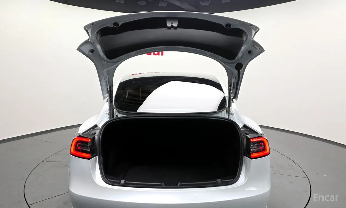 Фото 20 - Tesla Model 3