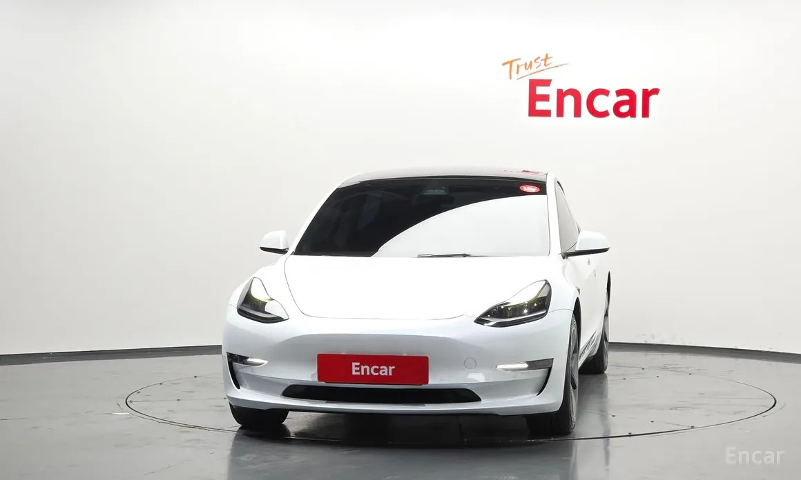 Фото 3 - Tesla Model 3