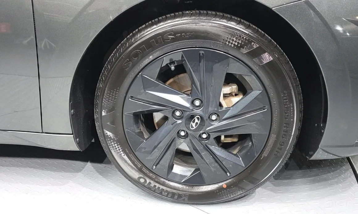 Фото 5 - Hyundai Avante