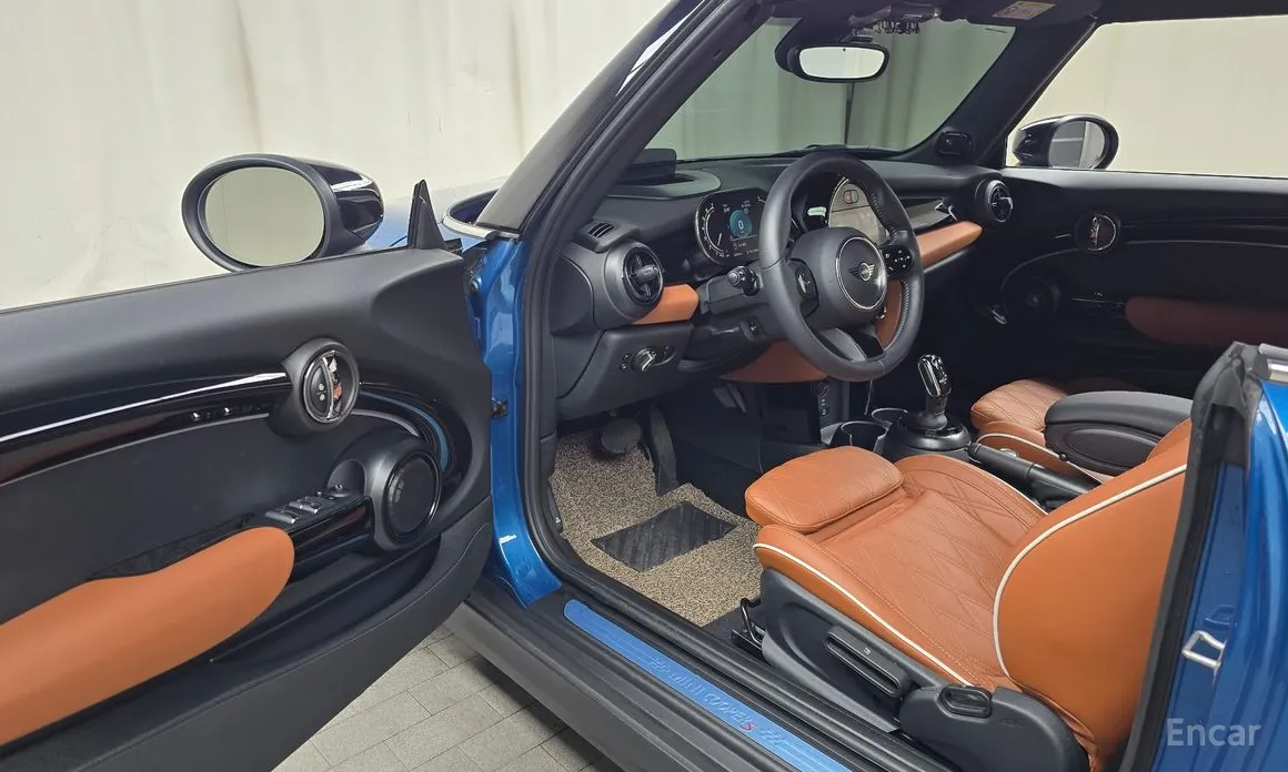 Фото 10 - Mini Cooper Convertible