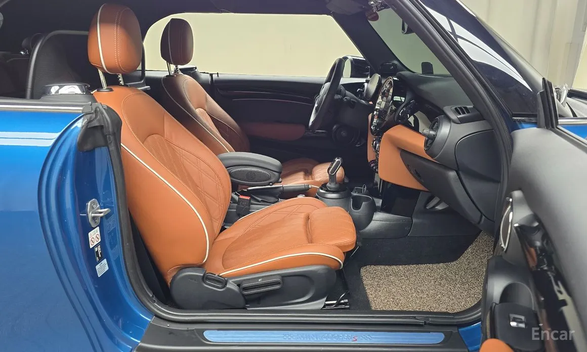 Фото 11 - Mini Cooper Convertible