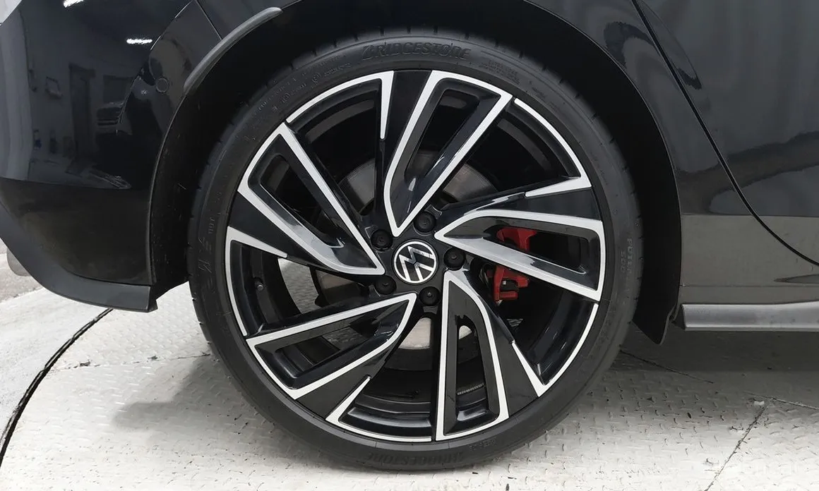 Фото 8 - Volkswagen Golf